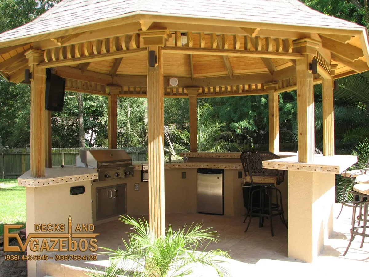 Store Bough vs. Custom Built Gazebos in Conroe